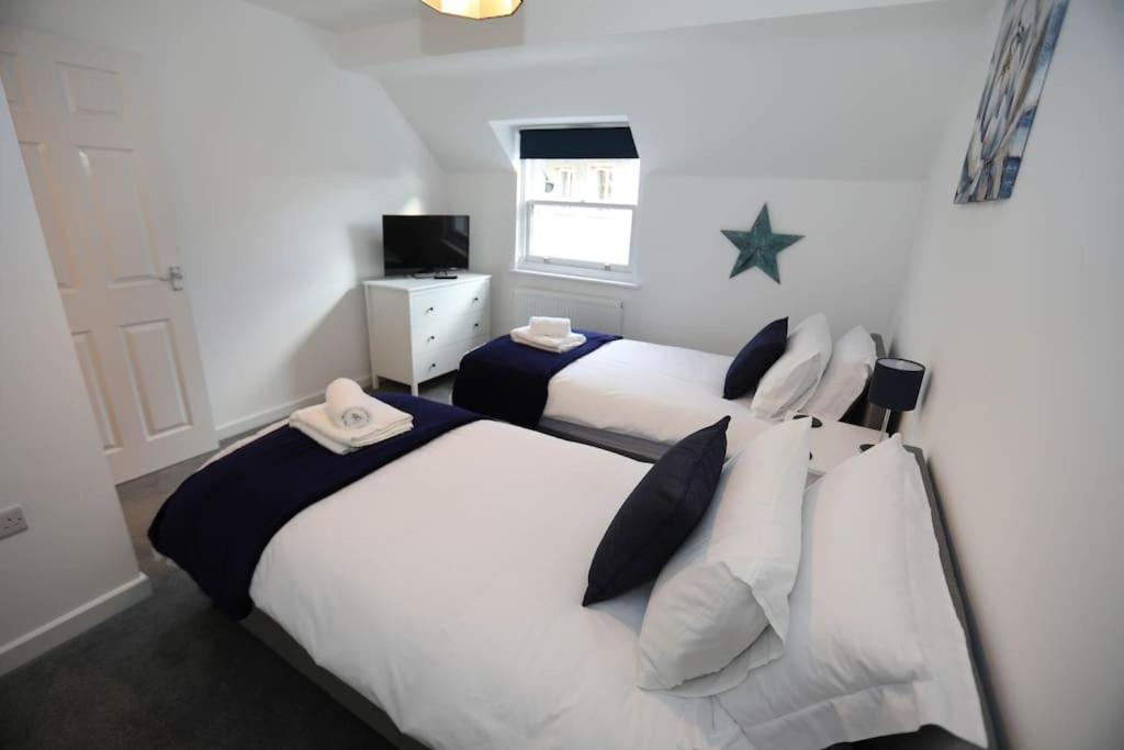 Exmouth - Apartment 1, Strand House - Modern 2 Bedroom Apartment, Perfect Location For Access To Beach & Town Centre - Sleeps 4 Guests - No Parking - Hosted By Rentmyhouse ภายนอก รูปภาพ
