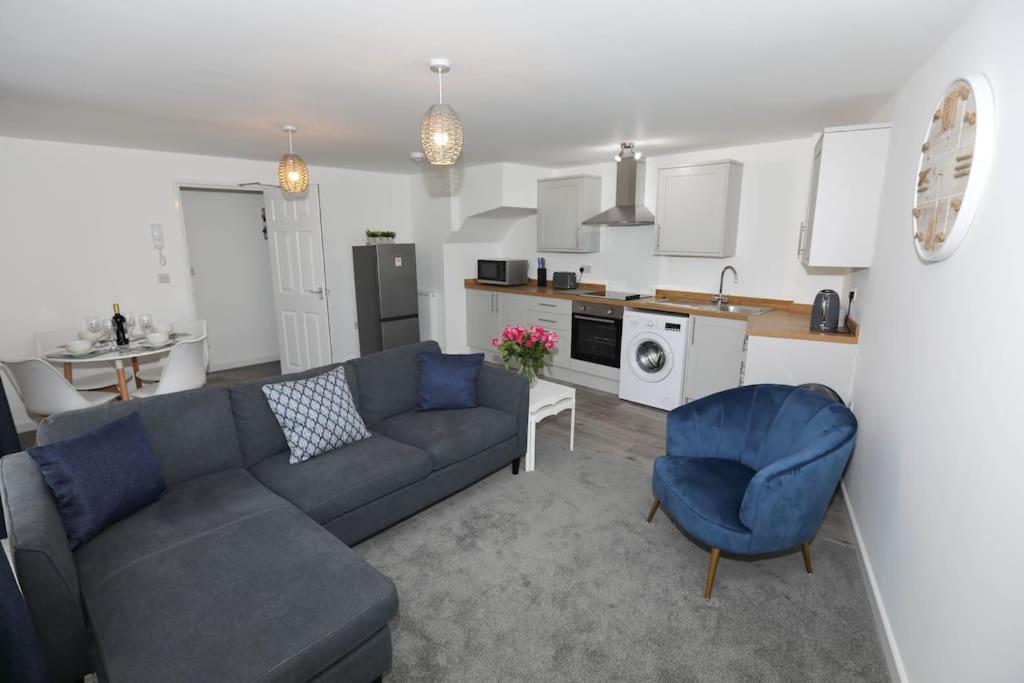 Exmouth - Apartment 1, Strand House - Modern 2 Bedroom Apartment, Perfect Location For Access To Beach & Town Centre - Sleeps 4 Guests - No Parking - Hosted By Rentmyhouse ภายนอก รูปภาพ